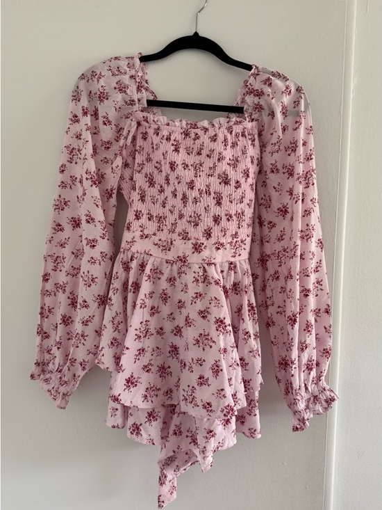 Francesca's Collections Dresses & Skirts - Francesca's Light Pink Dress with Berry Floral Print